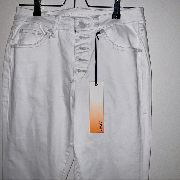 JAG Jeans - white flare jeans with raw hem bottom and button up fly size 6 - Picture 4 of 10
